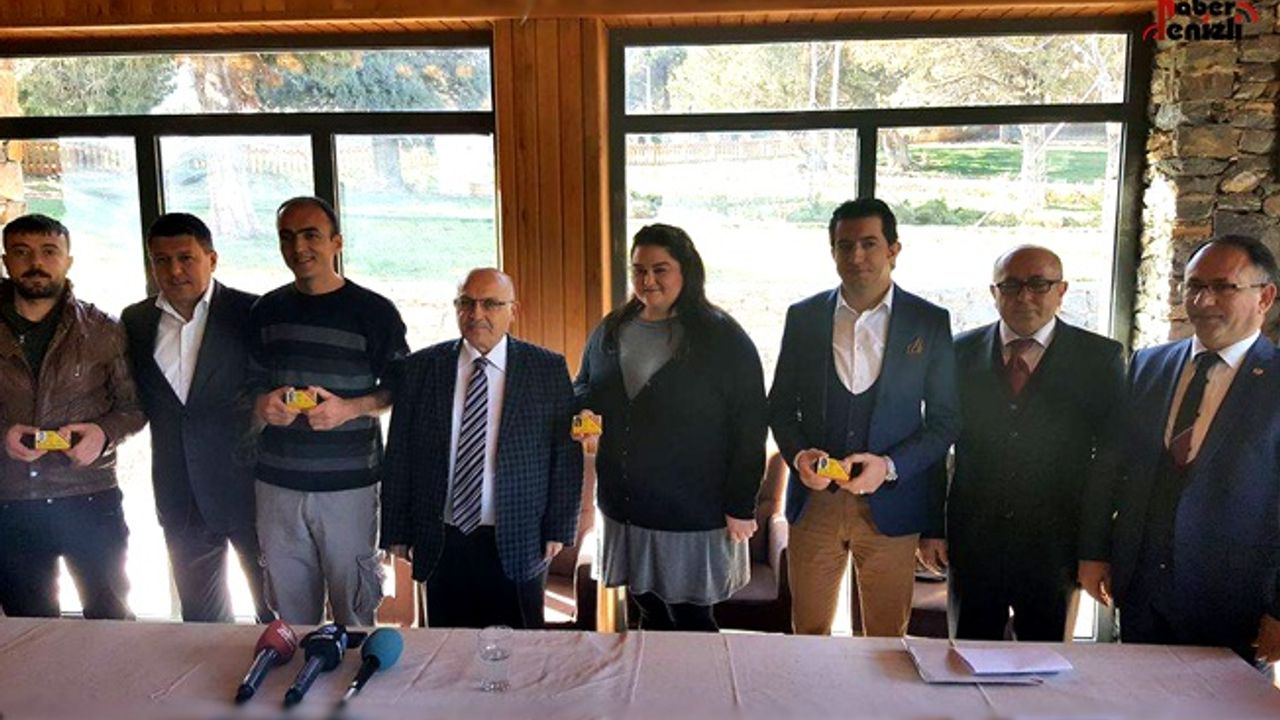 Denizli'de 4 Gazeteciye Süreli Basın Kartı