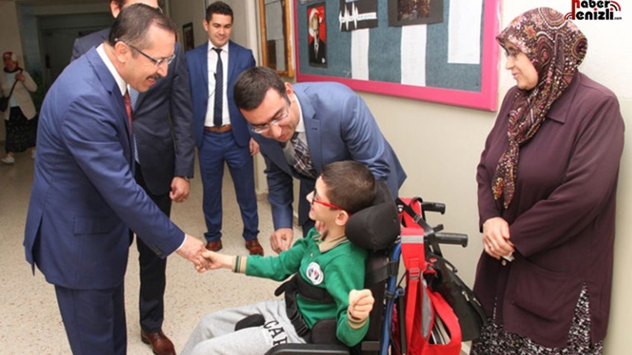 Rektör Bağ'da Zihinsel Engelli Öğrencilere Ziyaret