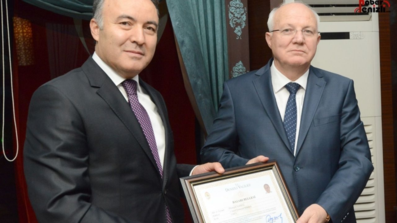 Vali'den Emniyet Müdürü İçin Veda Yemeği