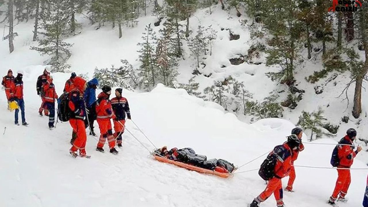 UMKE Ekiplerinden Gerçeğini Aratmayan Kar ve Çığ Tatbikatı