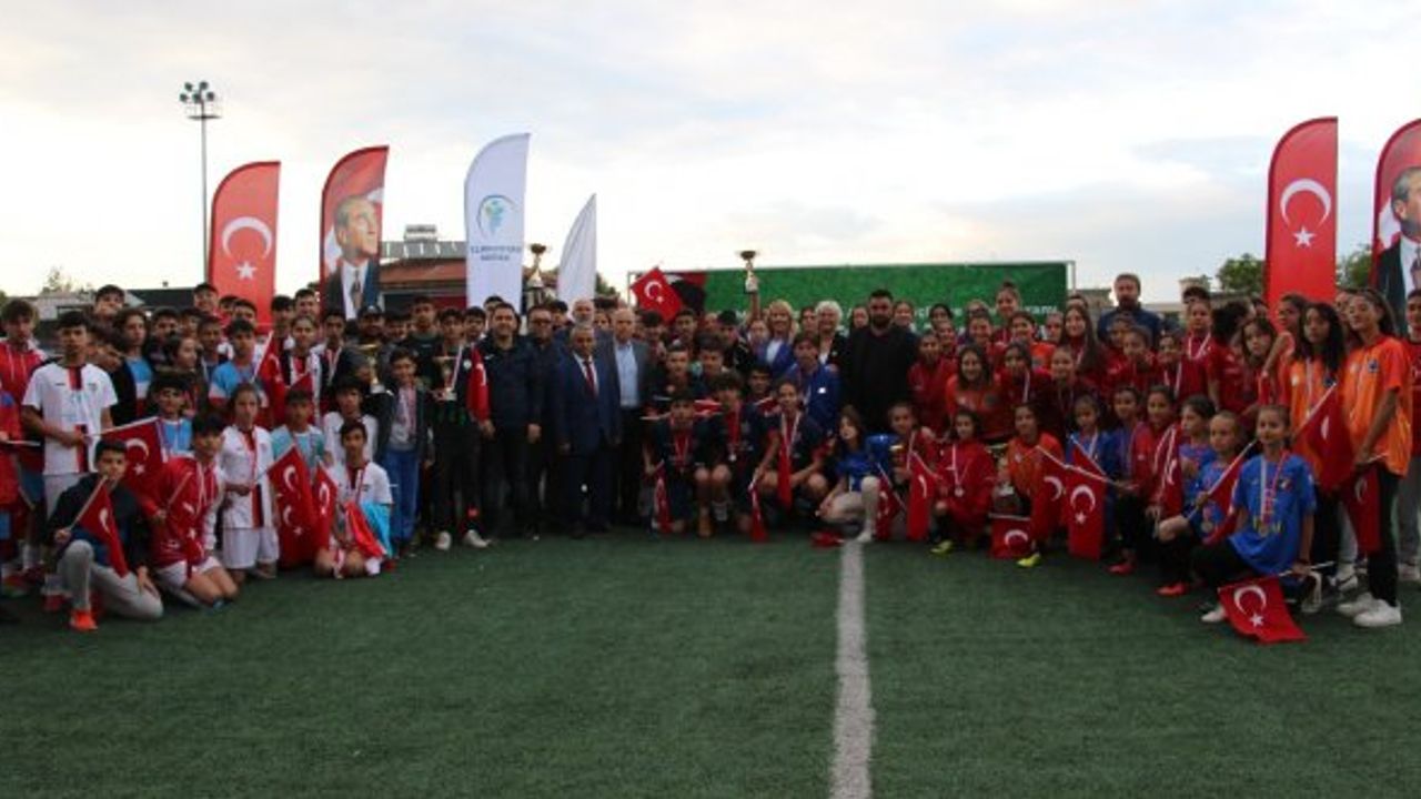 Denizli’de 19 Mayıs Gençlik Turnuvası’nda şampiyonlar belli oldu