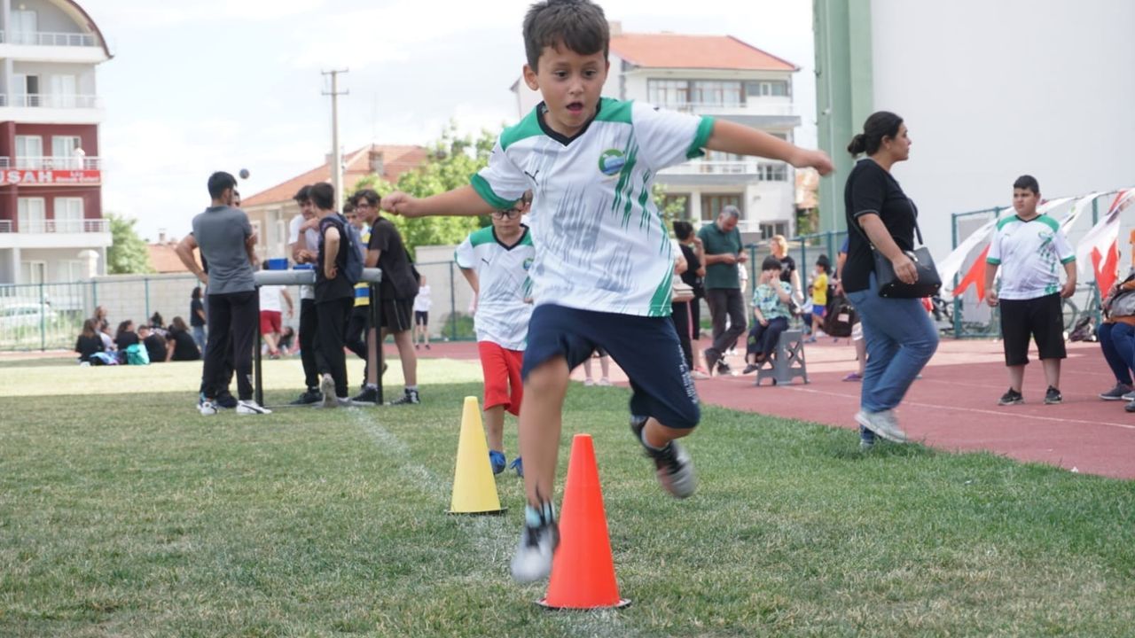 Çivril’de Yaz Spor Okulları Çocuk ve Gençlerle Buluştu