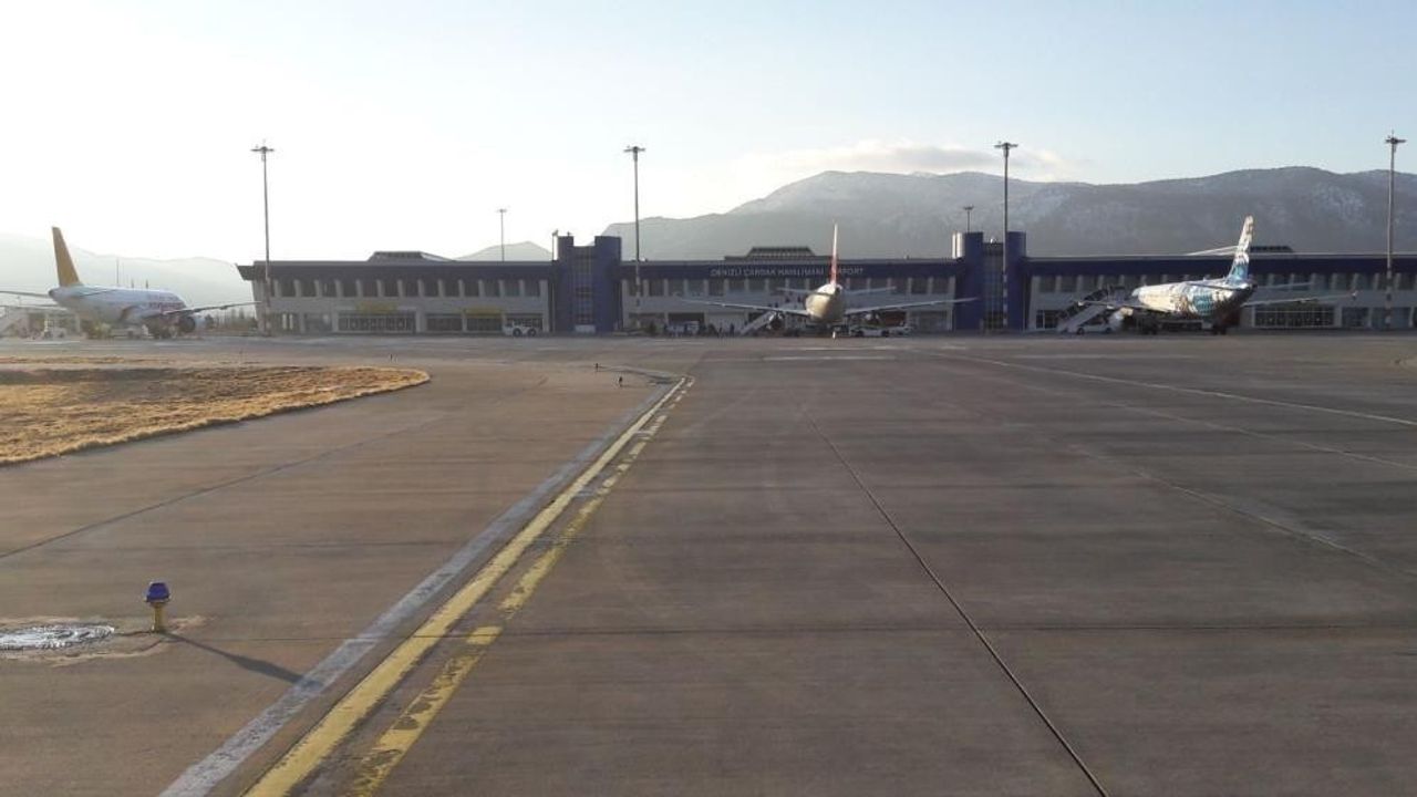 Turizmciler Çardak Havaalanı’na yapılan seferlerinin arttırılmasını bekliyor