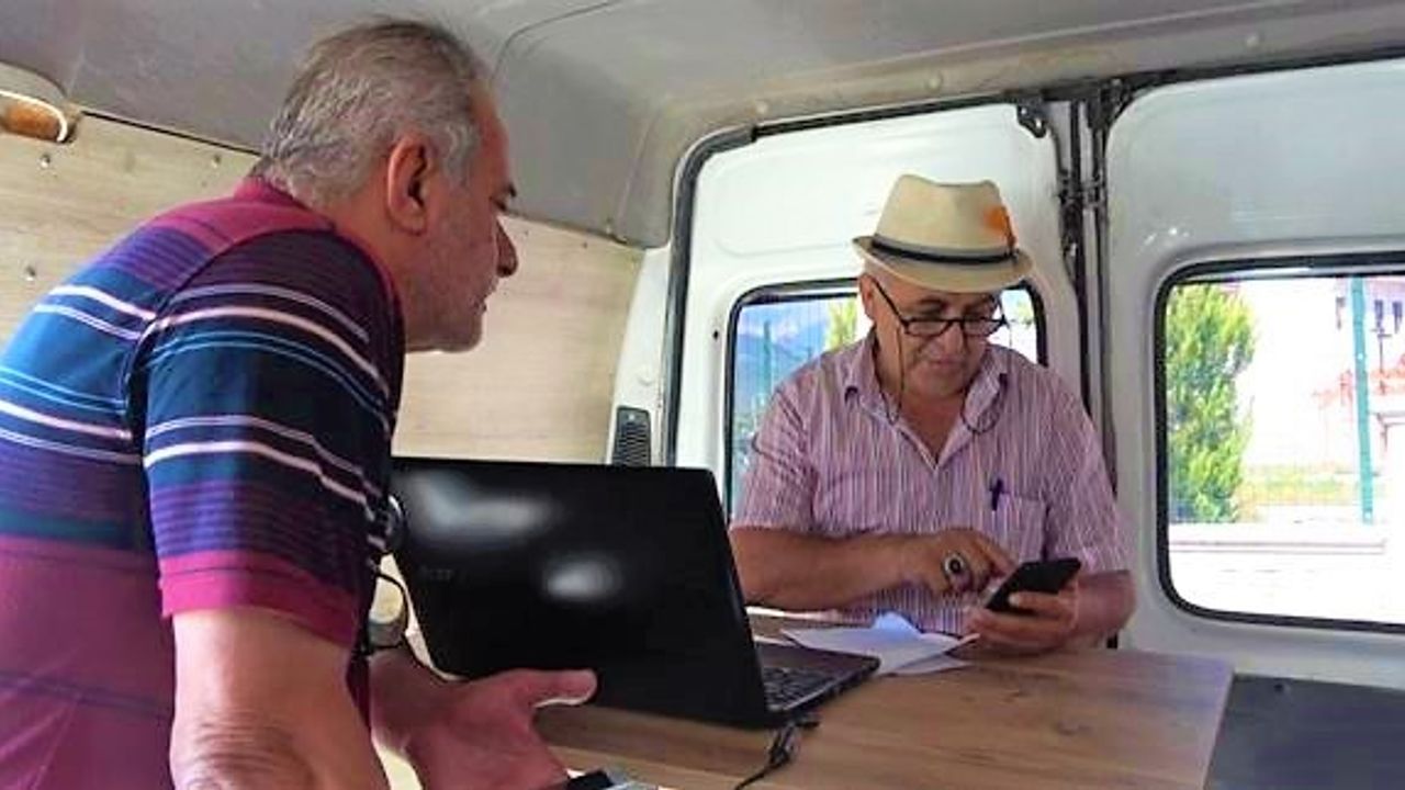 Minibüsü İş Yerine Çevirdi Şimdi İse Taleplere Yetişmeye Çalışıyor