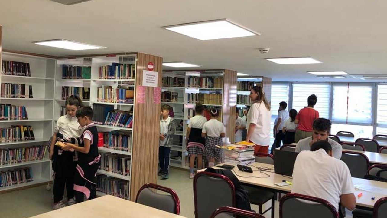 Sarayköy Kütüphanesinde Kitaplarla, Öğrenciler Buluşuyor