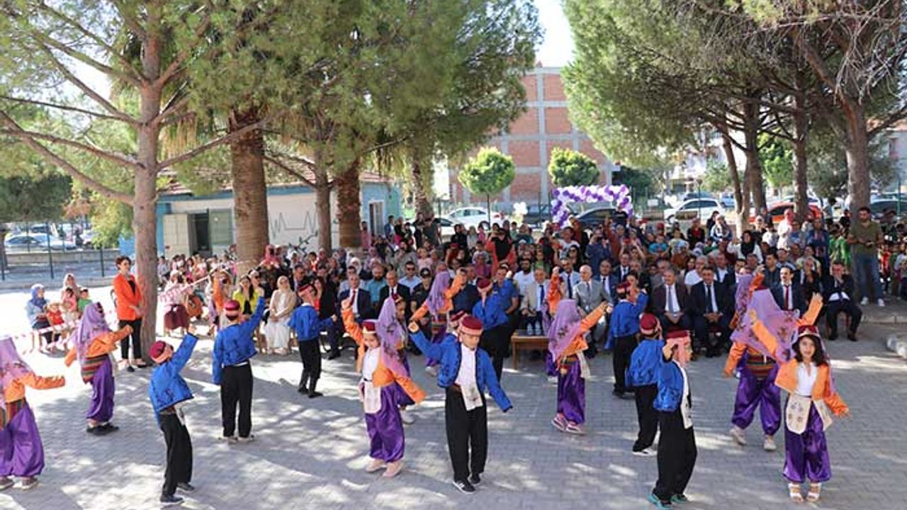 Sarayköy’de Yeni Eğitim Öğretim Yılı Renkli Görüntülerle Açıldı