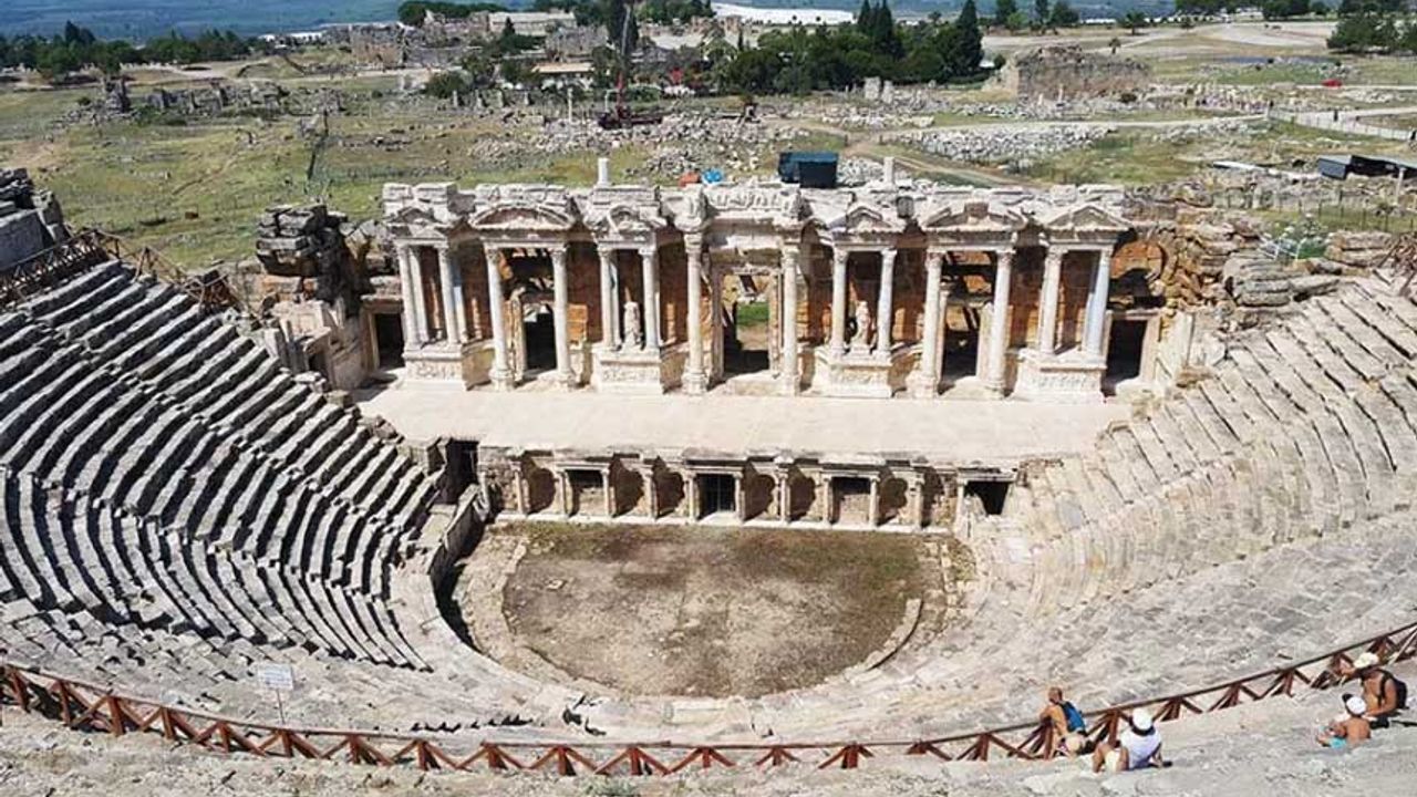 Kurban Bayramı’nda en çok ziyaretçiyi Denizli-Hierapolis (Pamukkale) Ören Yeri ağırladı