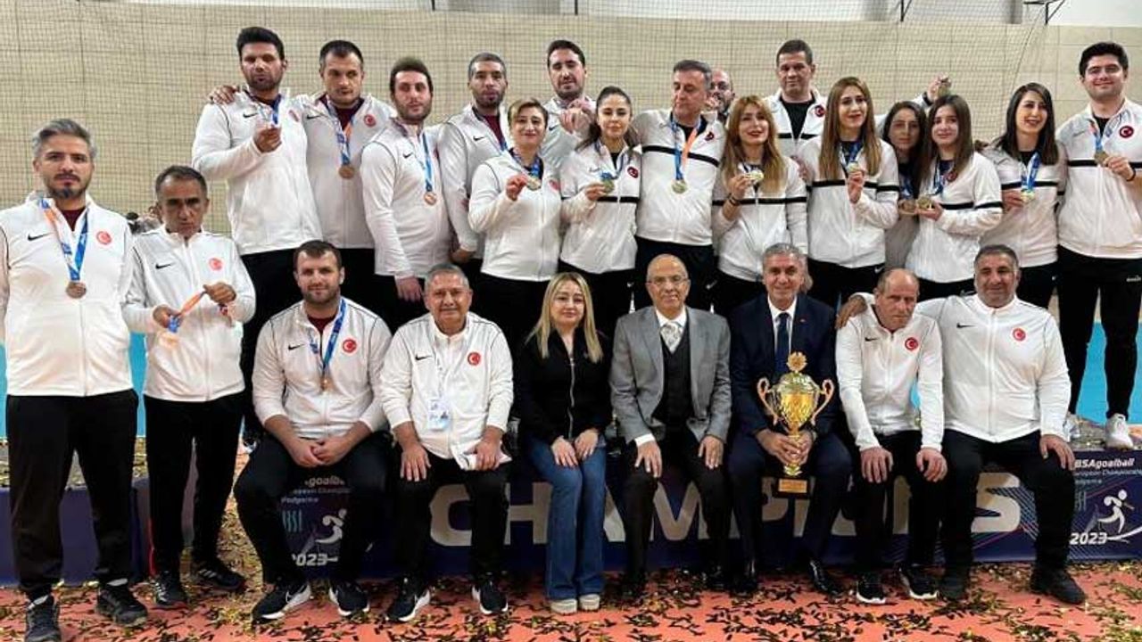 İsrail'i finalde devirerek 3. kez Avrupa şampiyonu olan Milli takım, ödülü Filistin'e armağan etti