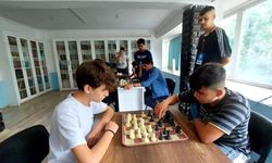 Satranç turnuvasında kıran kırana mücadele devam ediyor