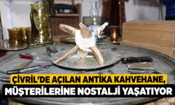 Çivril'de açılan antika kahvehane, müşterilerine nostalji yaşatıyor