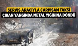 Servis Aracıyla Çarpışan Taksi Çıkan Yangında Metal Yığınına Döndü