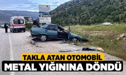 Takla atan otomobil metal yığınına döndü: 2 yaralı