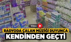 Radyoda Çalan Müziği Duyunca Kendinden Geçti