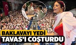 Tavas Festivalinde Şarkıcı Simge İzleyenleri Coşturdu