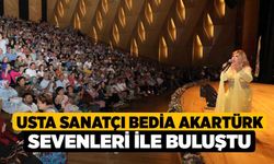 Usta sanatçı Bedia Akartürk sevenleri ile buluştu