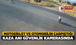 Motosiklet ve otomobilin çarpıştığı kaza anı güvenlik kamerasında