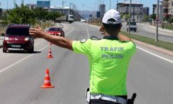 2025 trafik cezaları belli oldu, Kırmızı Işıkta Geçen ve Cep Telefonuyla Konuşan Yandı