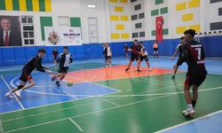 Okul sporları hentbol gençler müsabakaları sona erdi