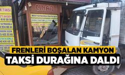 Frenleri boşalan kamyon taksi durağına daldı