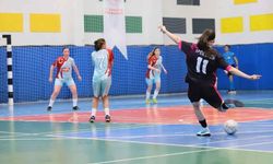 Denizli'nin ev sahipliğinde gerçekleşen futsalda yarı finalistler belli oldu