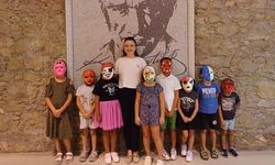 Anne ve çocuklar maske boyama atölyesinde buluştu