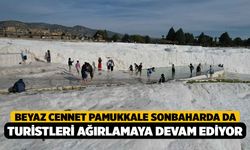 Beyaz Cennet Pamukkale Sonbaharda da Turistleri Ağırlamaya Devam Ediyor