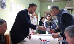 Çivril Belediyesi yetiştiricilere dezenfektan dağıtımına başladı