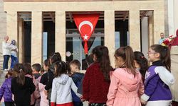 Denizli'de yaşayan öğrenciler Ata'sının huzuruna çıktı