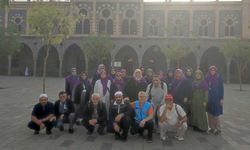 Denizli umre kafilesi Medine'de manevi dolu bir gün yaşadı