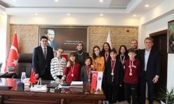 Çal’ın kick boks yıldızları madalyalarla döndü