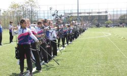 Denizli’de Minik Okçuların Büyük Mücadelesi! 23 Nisan’a Özel Yarışma