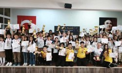 Merkezefendi'nin gururu öğrenciler zeka oyunlarında kürsüye çıktı