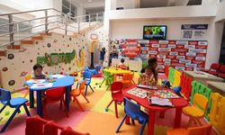 Denizli Büyükşehir Belediyesi'nin Kapısından Giren Çocuklar Artık Oyunla Karşılanıyor