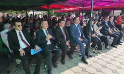 Çamelili Öğrenciler Kardeş Okulun Mezuniyet Coşkusuna Ortak Oldu