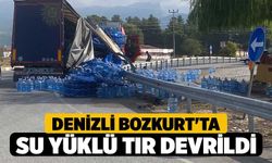 Denizli Bozkurt'ta Su Yüklü Tır Devrildi