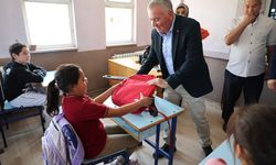 Honaz'da Eğitime Büyük Destek: 800 Öğrencinin Çantası Belediyeden!