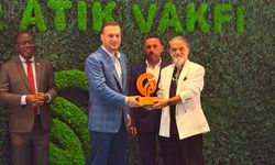 PAÜ'lü Akademisyenin "Küllerinden Doğmak" İsimli Eserine Birincilik Ödülü