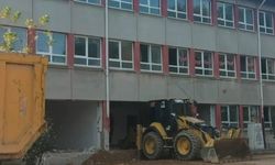 Çivril’de 44 yıllık okulda güçlendirme çalışmaları başladı