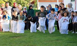 Halat Çektiler, Çuvalda Yarıştılar: Çameli'de Miniklerin Aileleriyle Renkli Günü