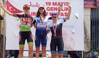 Denizlili bisikletçiler Balıkesir ve Bodrum’dan ödüllerle döndü