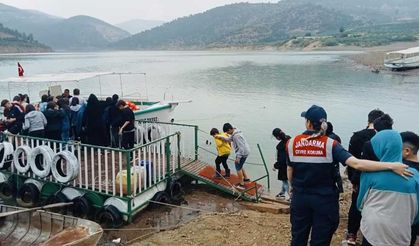 Jandarma çocuklara çevre ve sokak hayvanlarının nasıl korunacağını anlattı