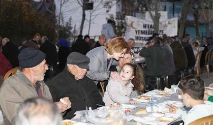 Başkan Çelik, Cumalı Sosyal Tesisini açtı, hemşehrileri ile iftar yaptı