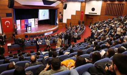 11. Girişimcilik ve Liderlik Programı iş dünyasının profesyonellerini gençlerle buluşturdu