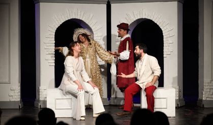 Başkan Doğan; "Tiyatro ortak değerlerin yaşatılmasında çok önemli bir yere sahiptir"