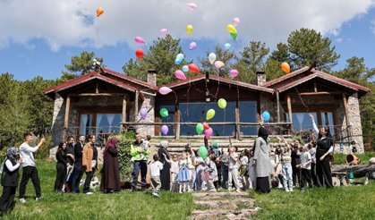 Çameli’de minik öğrencilerin Kur’an-ı Kerim’e geçiş heyecanı düzenlenen törenle taçlandı