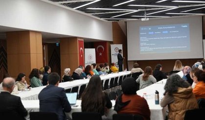 Denizli'de girişimci kadınlara markalaşma ve stratejik satış eğitimi