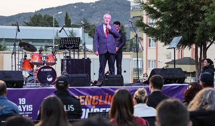 Denizli Çameli’nde Gençlik Konseri Coşkusu, Oğuzhan Sahne Aldı