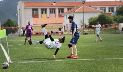 Çameli’nde Futbol Heyecanı Sona Erdi! Şampiyon Kalınkoz Gençlik Spor Oldu