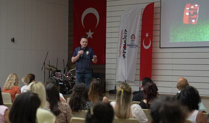Denizli Büyükşehir personeline eğitim  Bağımlılık ve siber suçlarla mücadele ele alındı