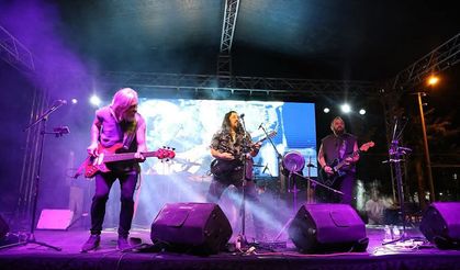 Çivril’de Müzik Günleri Coşkuyla Başladı! İlk Geceye Necati ve Saykolar Damga Vurdu
